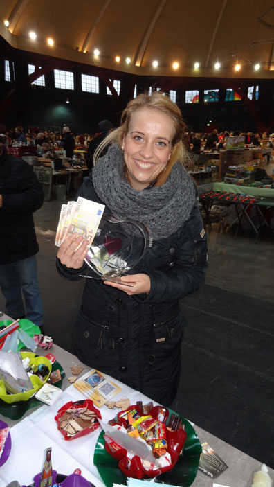 2014-12-20-Spendenflohmarkt-2014-P005